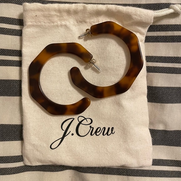 NEW J.Crew Deep Tortoise Resin Angled Hoop Earrings - Picture 4 of 5